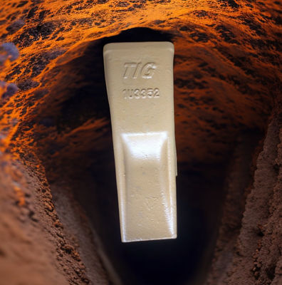 Der Eimer-Zähne 1U3352 TIG Brandcasting-Zähne  s 320 Zahn und Zahn 1U3352RC für Familie 320 J350 mit Kohlenstoffstahl